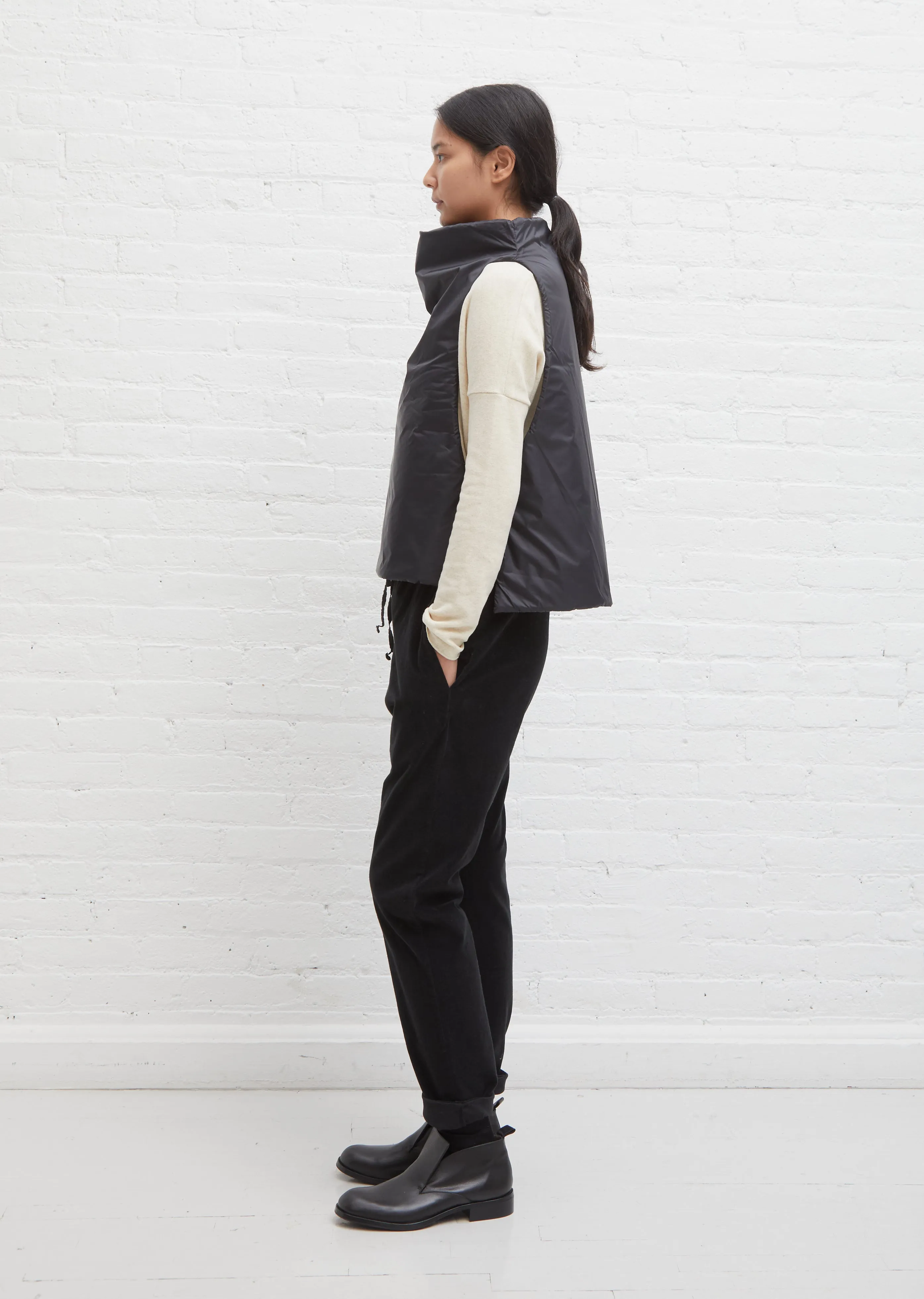 Nylon Short Down Vest