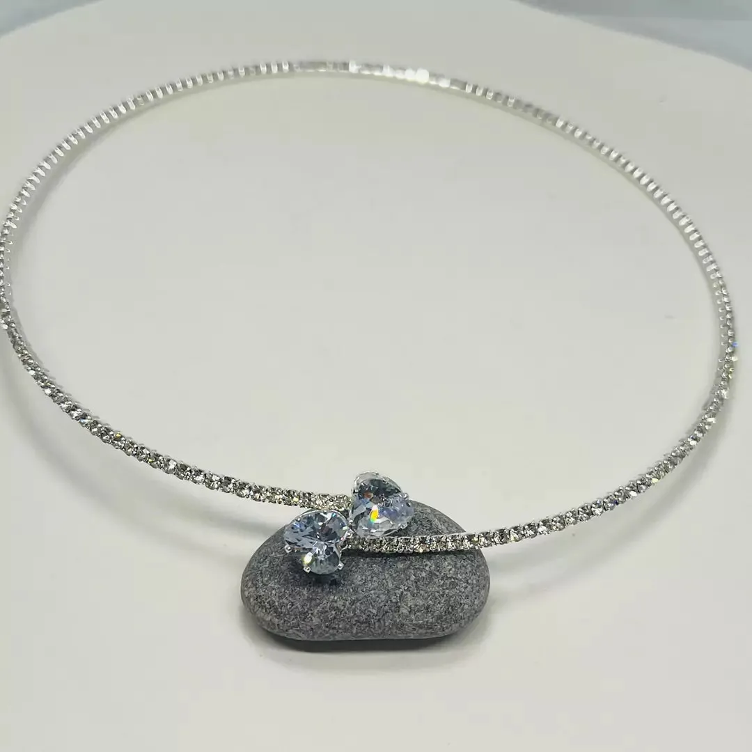 Sleek Single layer Rhinestones choker